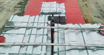 江苏 芝麻白仿形加直形路沿石出货日常