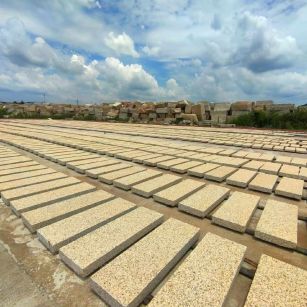 江苏 黄金麻荔枝面花岗岩石材地铺石防护中