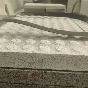 江苏 芝麻白花岗岩6.0公分荔枝面五轴加工雕刻盲点