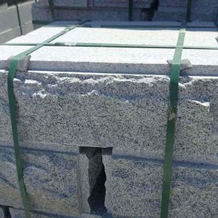 江苏 芝麻白花岗岩自然面成品