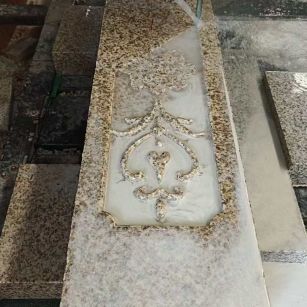 江苏 黄金麻花岗岩异形加工雕刻栏杆大柱