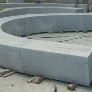 江苏 芝麻白花岗岩光面弧形坐凳