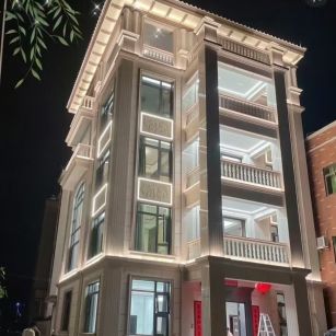 江苏 芝麻白花岗岩别墅外墙夜间效果