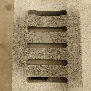 江苏 芝麻白拉丝面花岗岩U型开槽排水槽