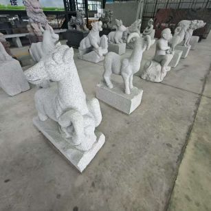 江苏 芝麻白花岗岩造型立体雕刻——十二生肖