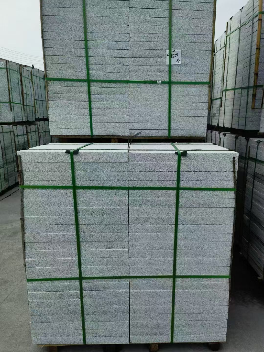 江苏 芝麻白火烧，园林广场市政工程地铺石，1.8~5.0厚均有现货