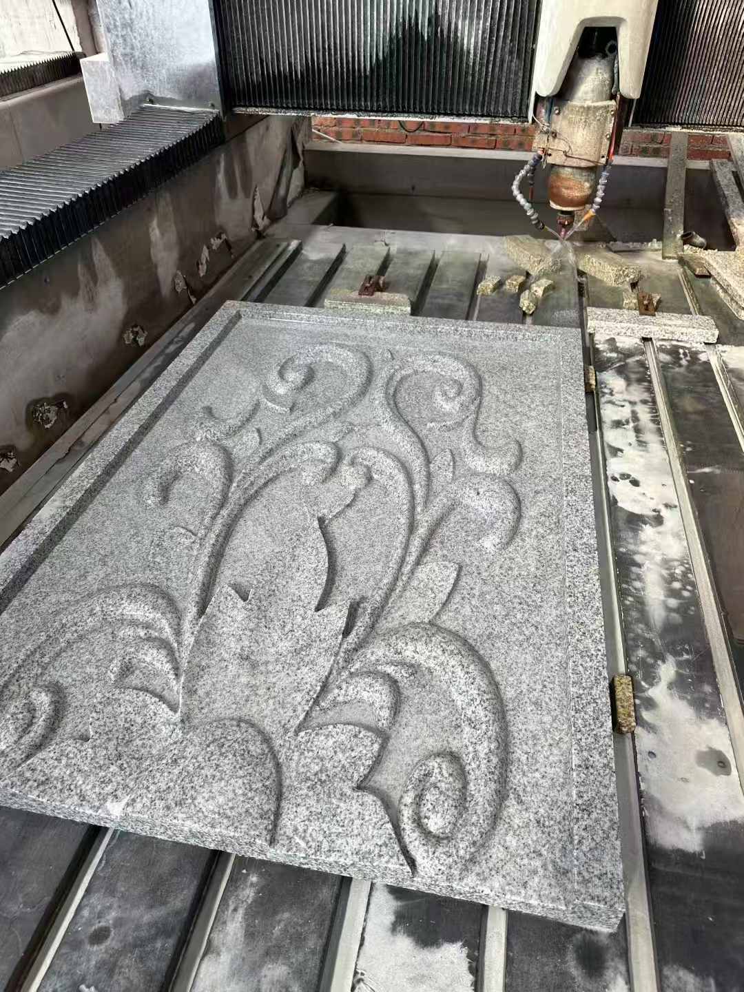 江苏 白麻别墅干挂雕花板