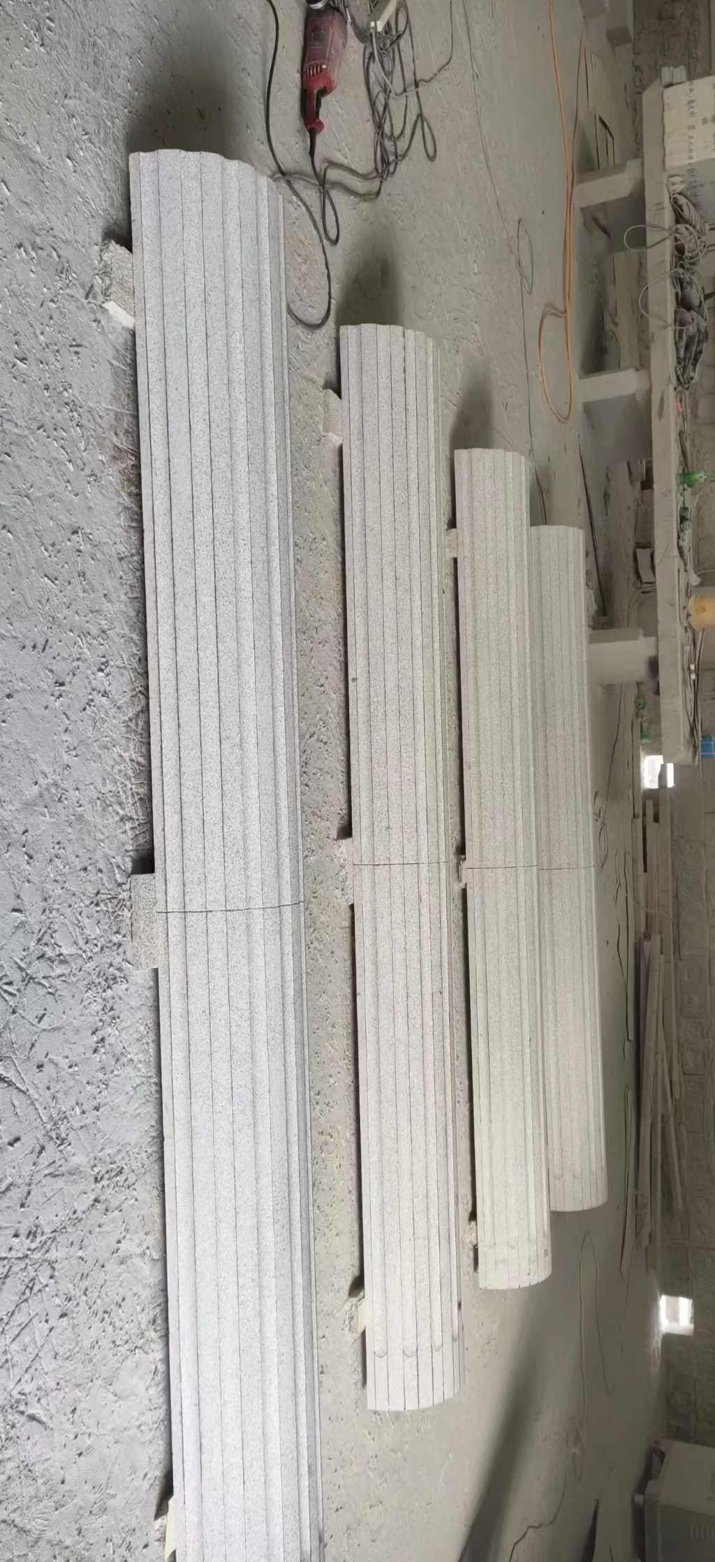 江苏 花岗岩厂家带你看白麻花岗岩门楼大柱柱皮