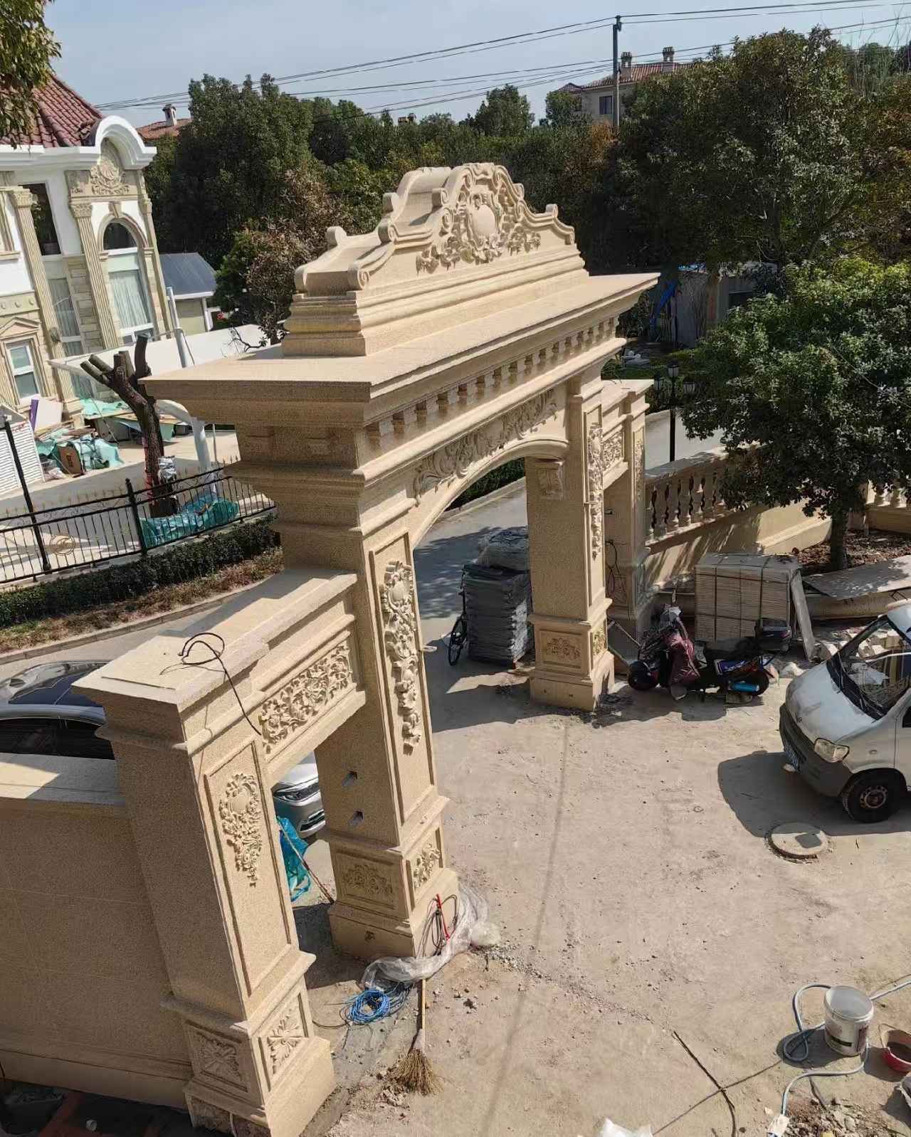 江苏 黄金麻荔枝面花岗岩别墅门楼