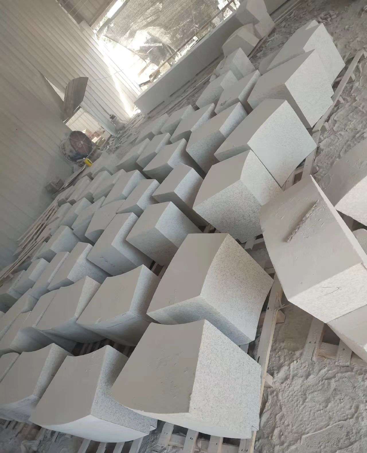 江苏 白麻花岗岩异形坐凳