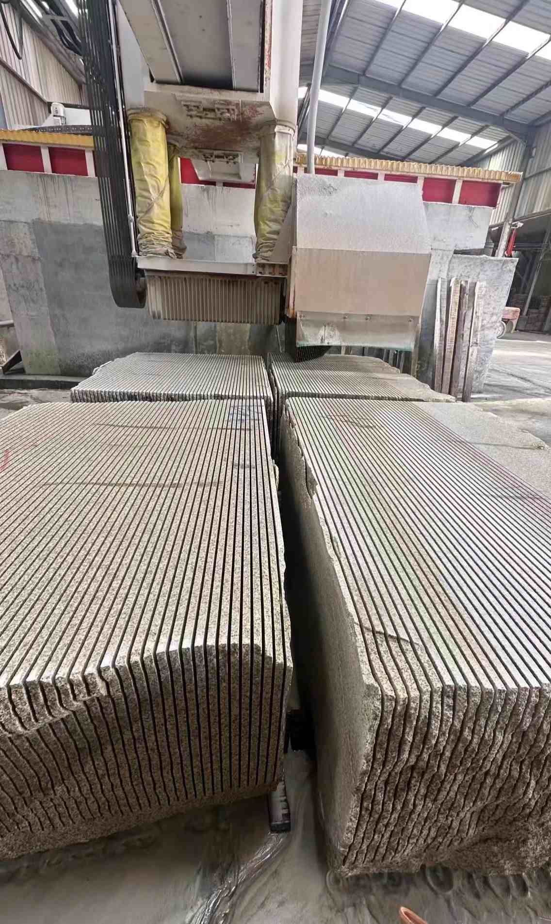 江苏 车间生产日常，黄金麻白麻花岗岩