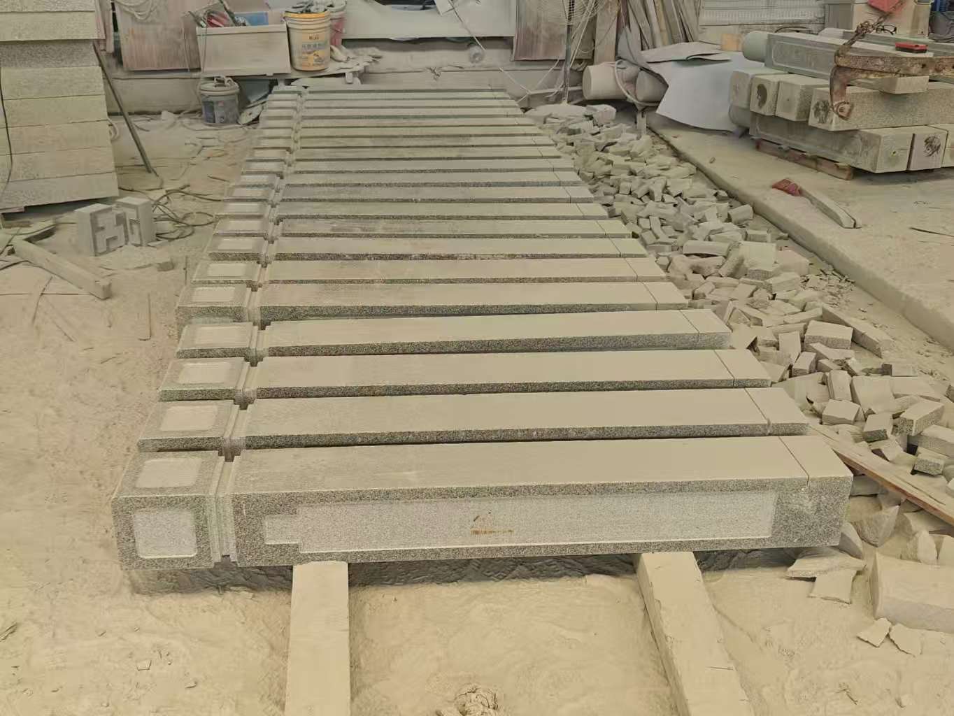 江苏 芝麻白异形加工雕刻-栏杆大柱，方柱