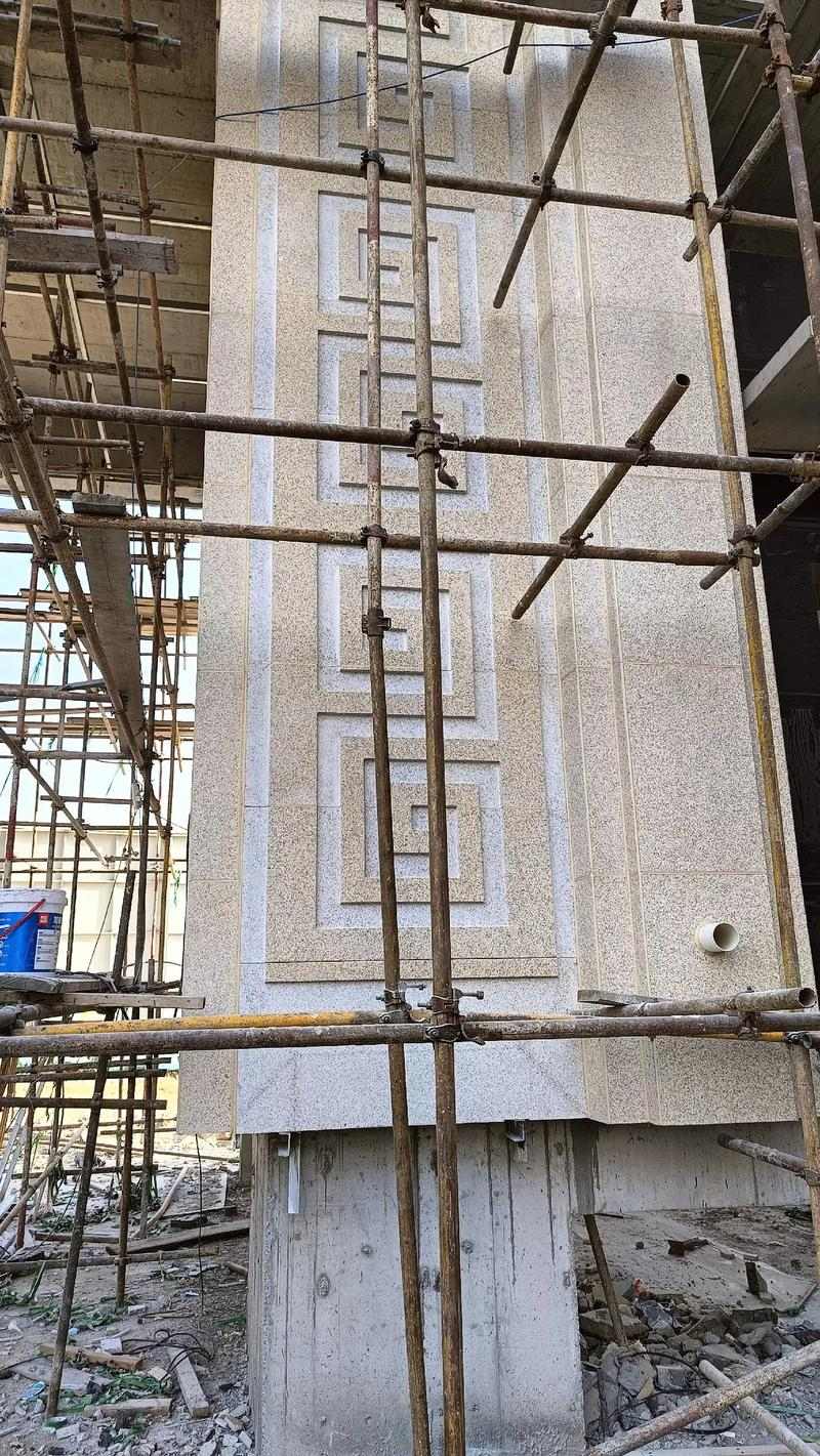 江苏 黄金麻花岗岩别墅外墙干挂回纹造型效果