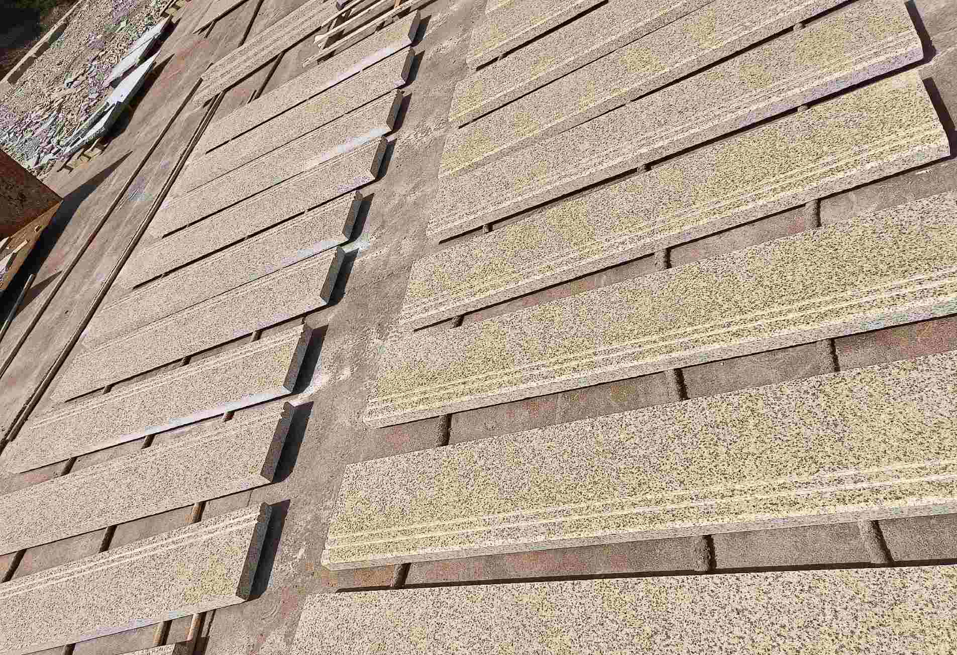 江苏 黄金麻花岗岩光面楼梯踏步