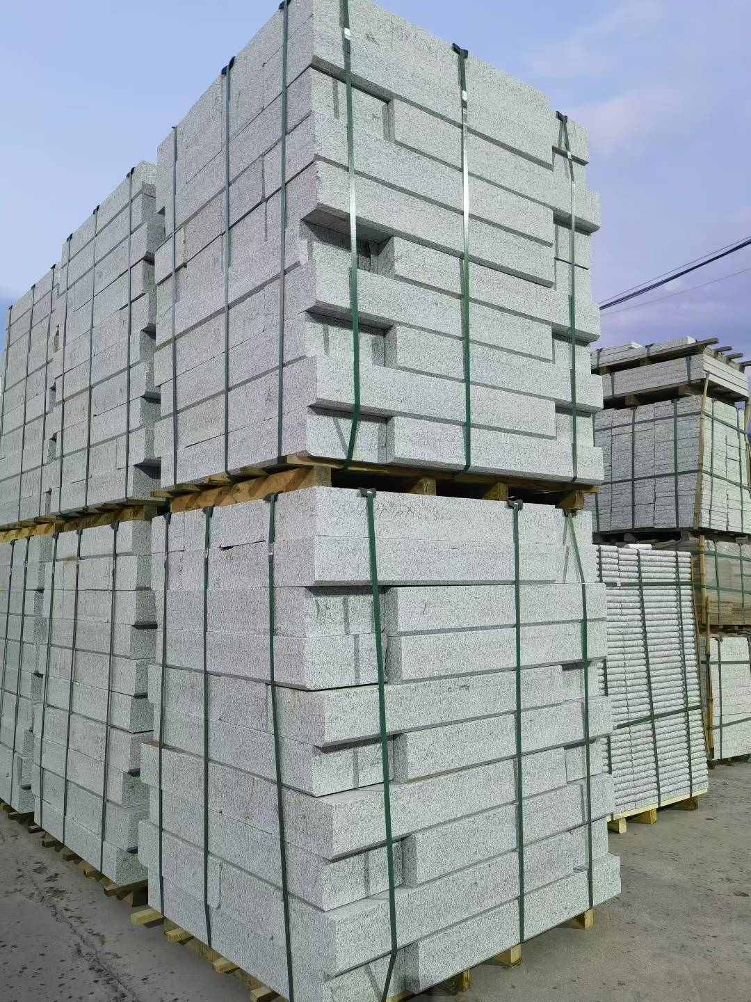 江苏 芝麻白花岗岩路沿石，路缘石，路肩石，道牙，立缘石，马路牙子，街沿石，侧石等