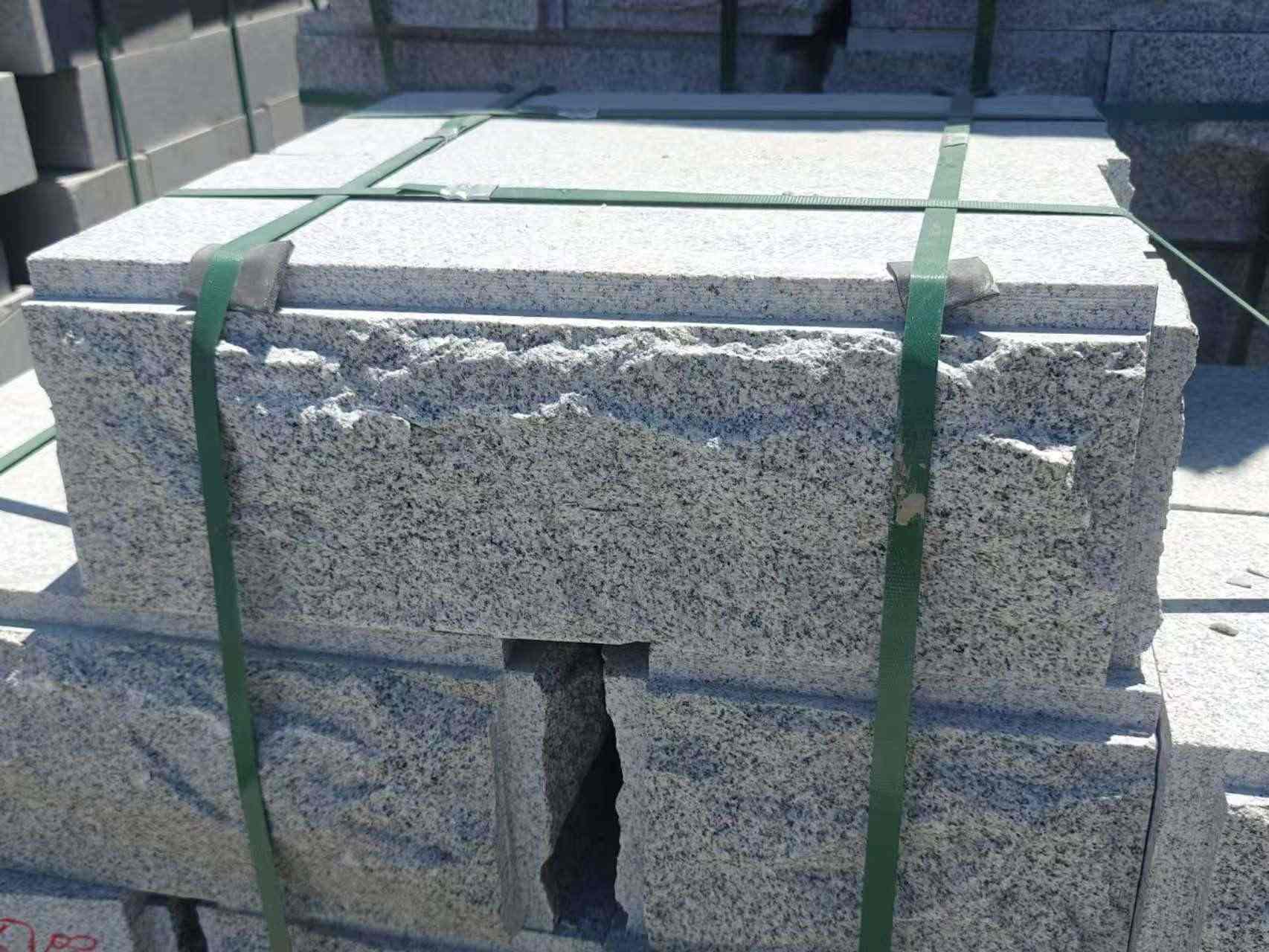 江苏 芝麻白花岗岩自然面成品