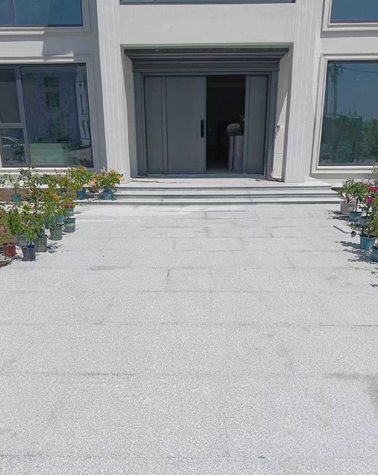 江苏 芝麻白花岗岩地铺石地面铺装