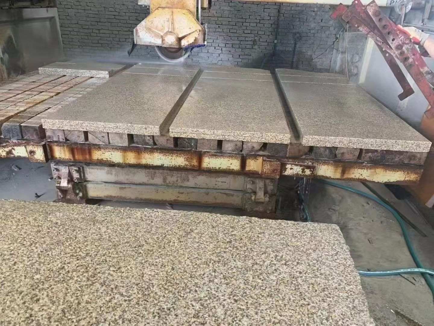 江苏 黄金麻荔枝面成品板加工