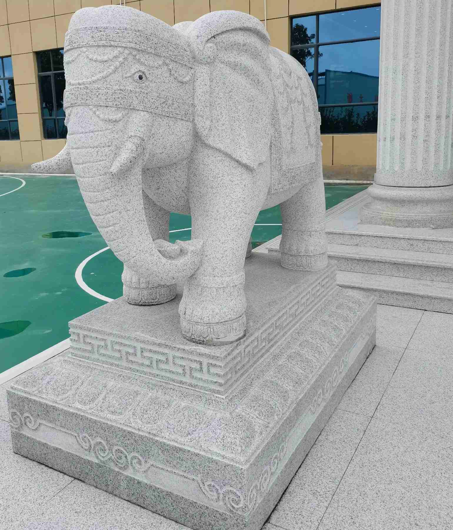 江苏 白麻花岗岩动物异形石雕-大象