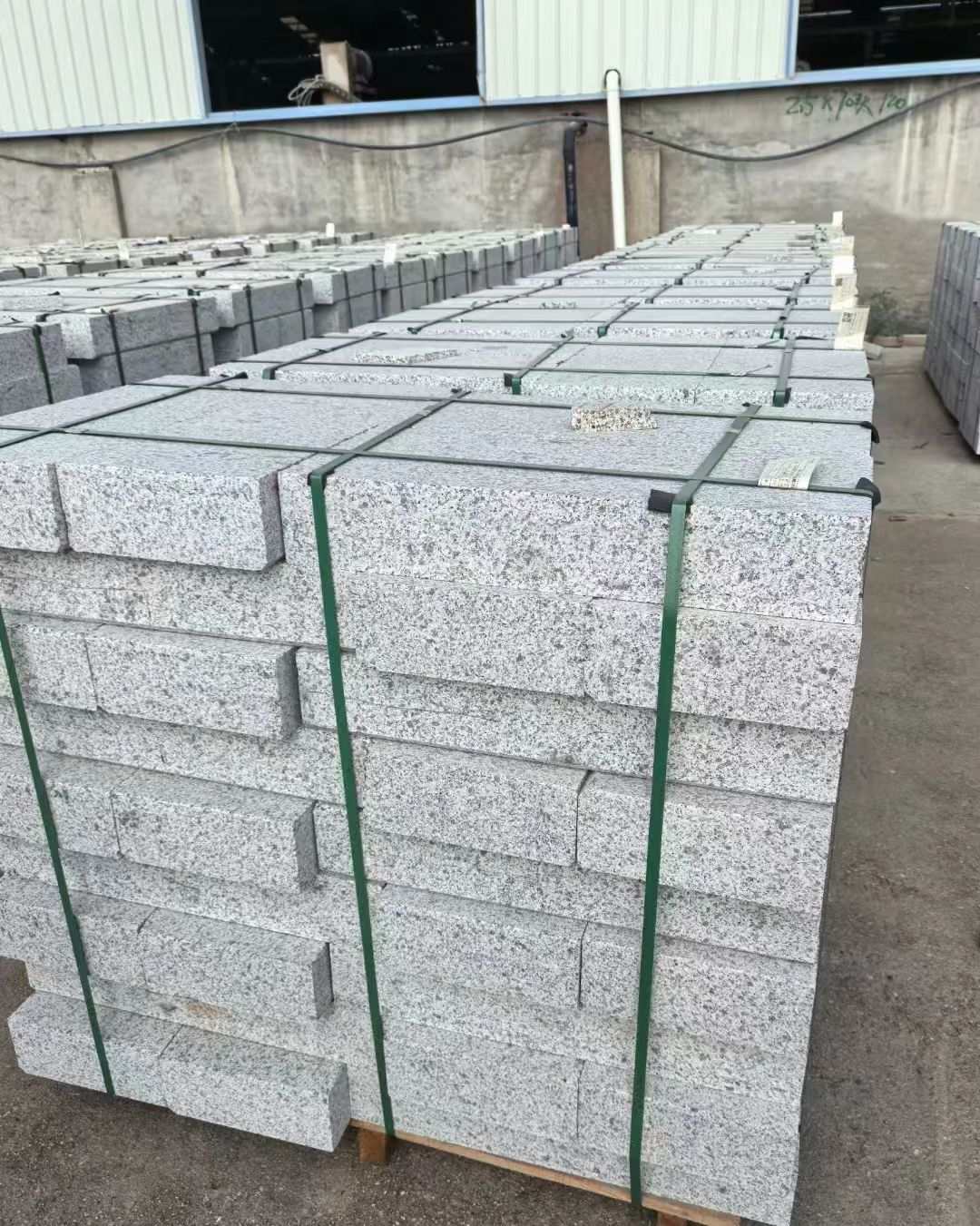 江苏 白麻花岗岩路沿石，弧形路沿石，道牙石，马路牙子，界石，路缘石，平沿石，直岩石，平缘石等