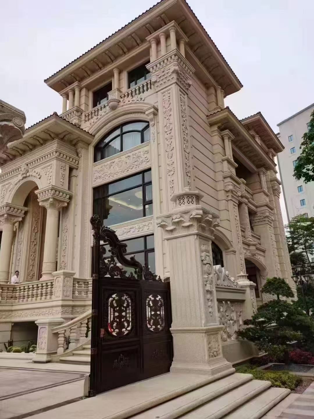 江苏 黄金麻花岗岩别墅外墙干挂效果展示