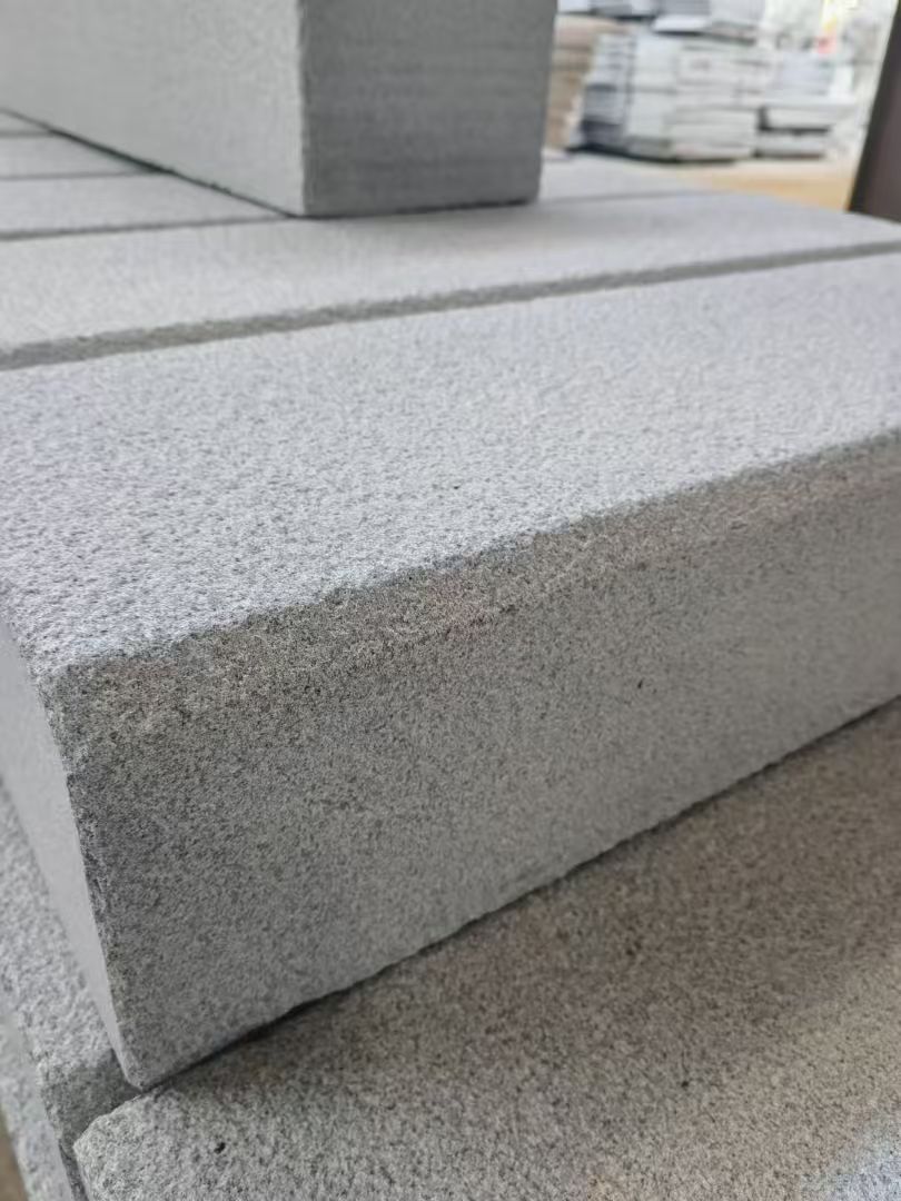 江苏 芝麻灰荔枝面路沿石